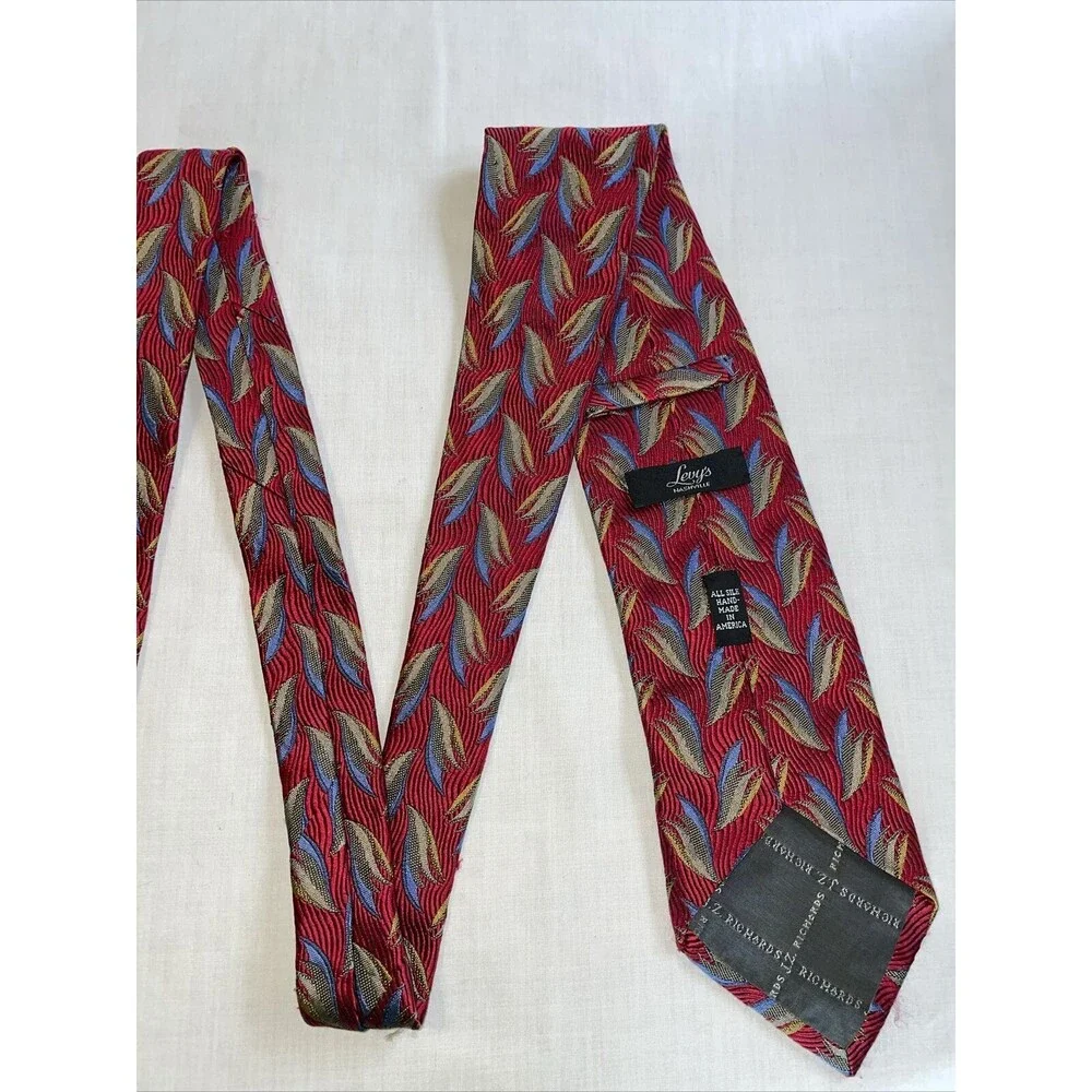 Levy’s Dress Tie Men’s Size 58” Red Floral 100% Silk Designer